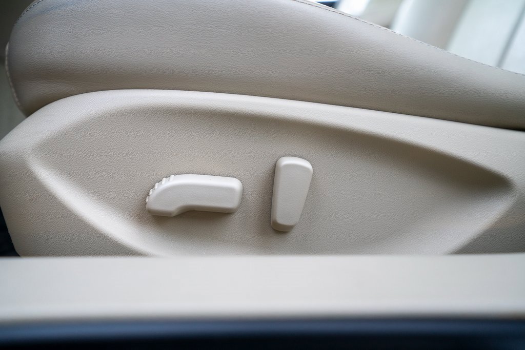 Used 2015 INFINITI Q50 Premium w/ Navigation Package image 22