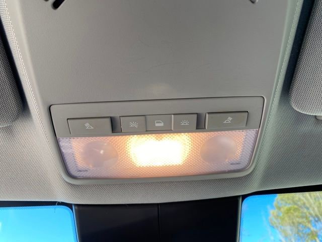 Used 2020 Chevrolet Trax LT FWD image 17