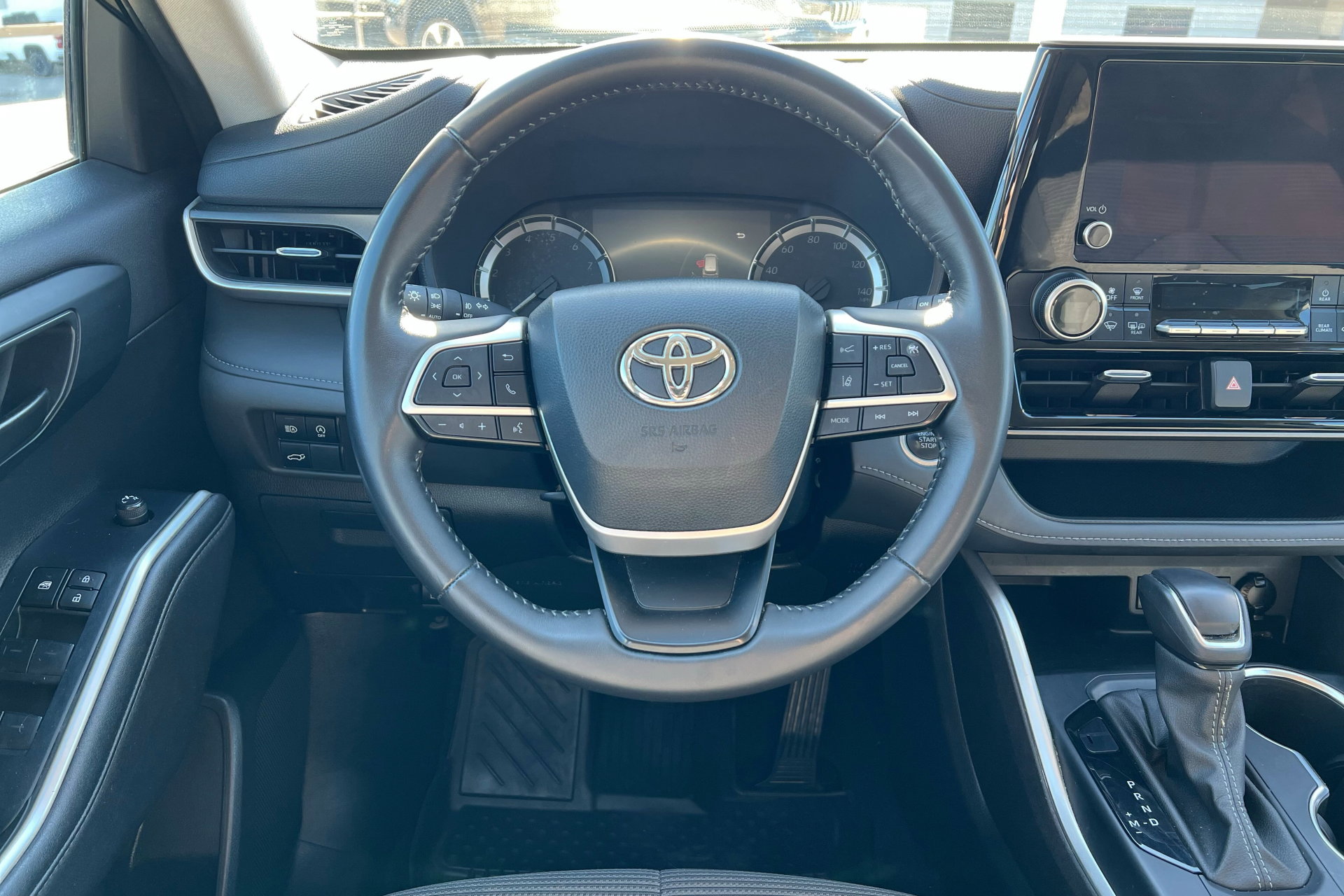 Used 2024 Toyota Highlander LE image 14