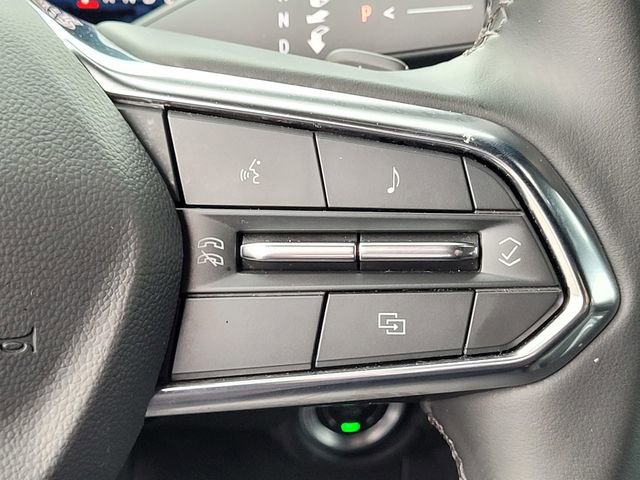 Used 2025 Chevrolet Suburban Z71 image 30