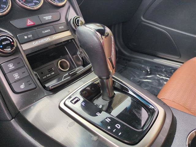Used 2014 Hyundai Genesis 3.8 RWD image 12