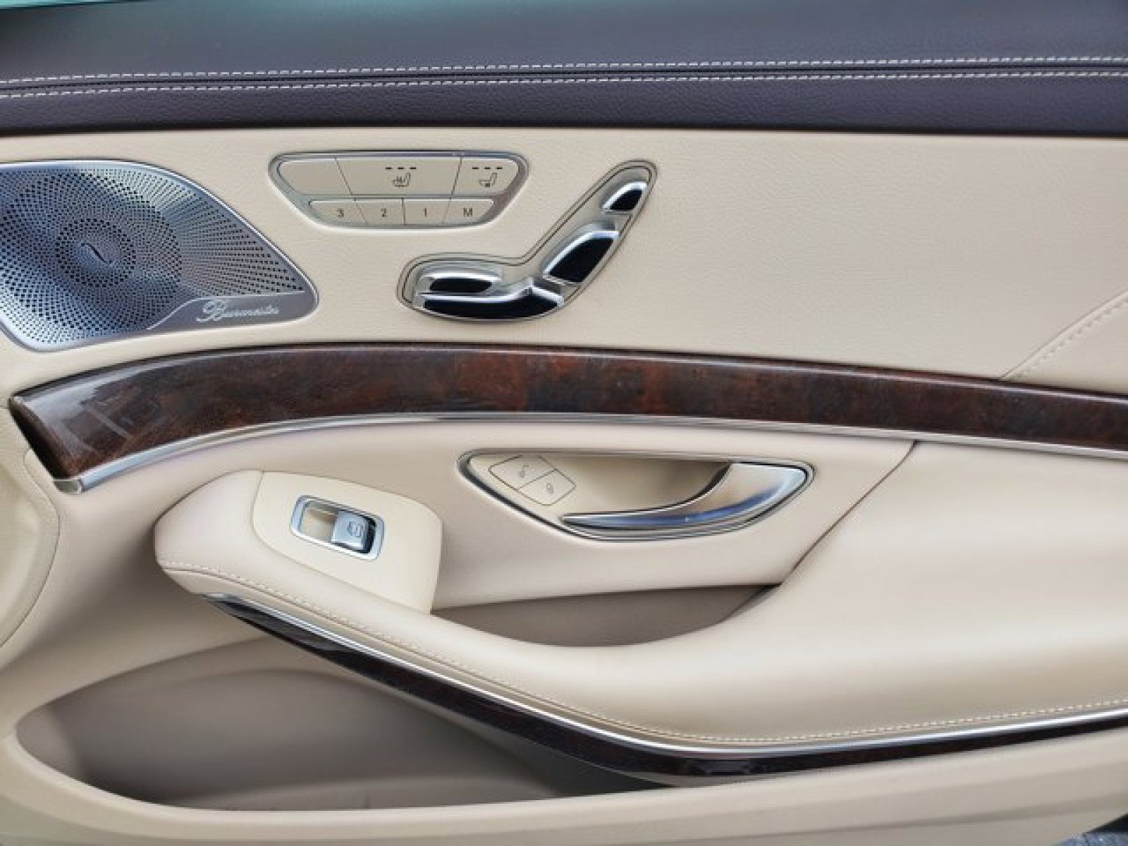 Used 2019 Mercedes-Benz S 560 Sedan w/ AMG Line Exterior image 40