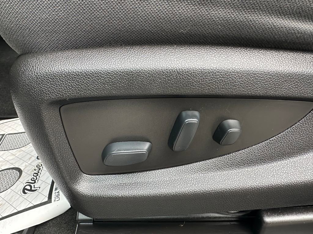 Used 2019 Chevrolet Silverado 1500 LT w/ All Star Edition AWD/4WD image 22