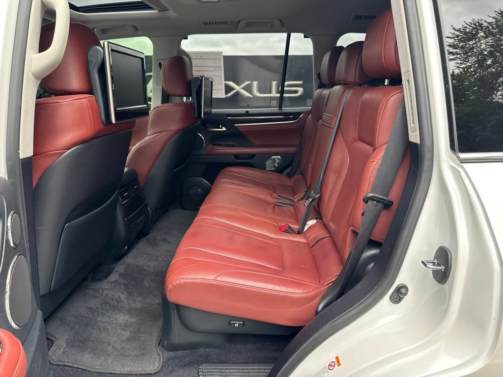 Used 2017 Lexus LX 570 4WD w/ Luxury Package image 5