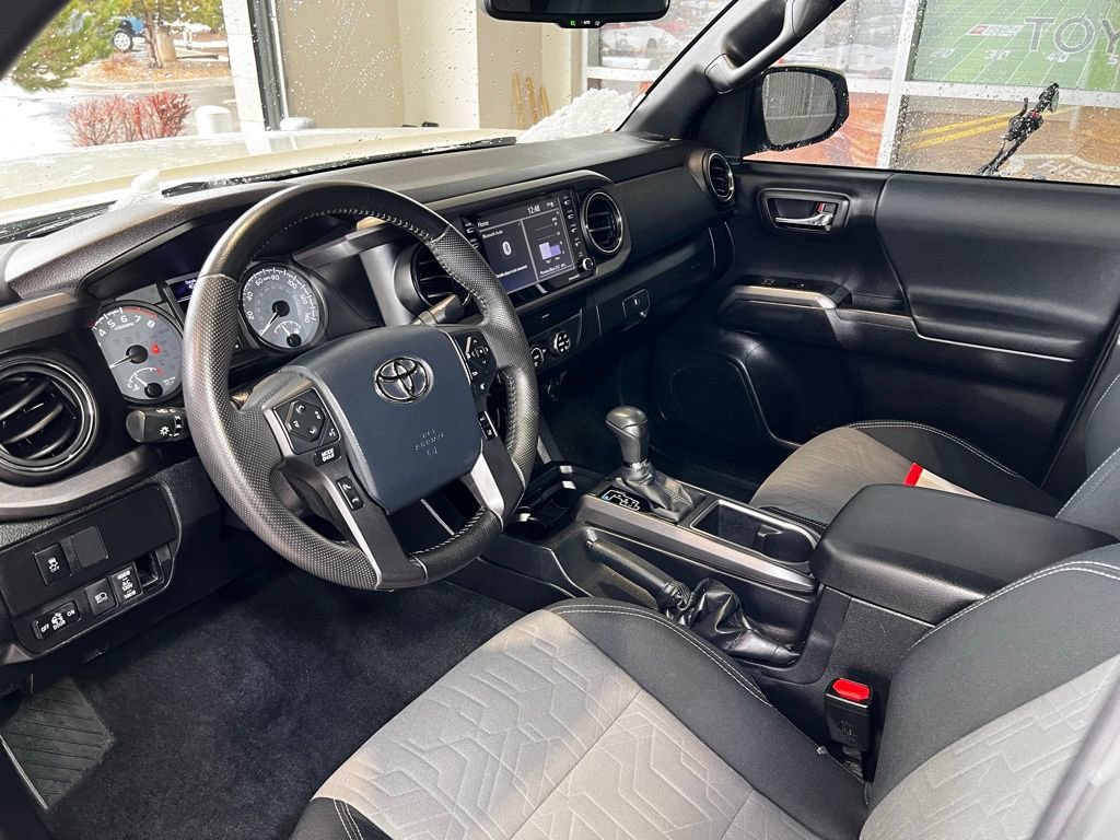 Used 2020 Toyota Tacoma TRD Off-Road w/ Technology Package image 18