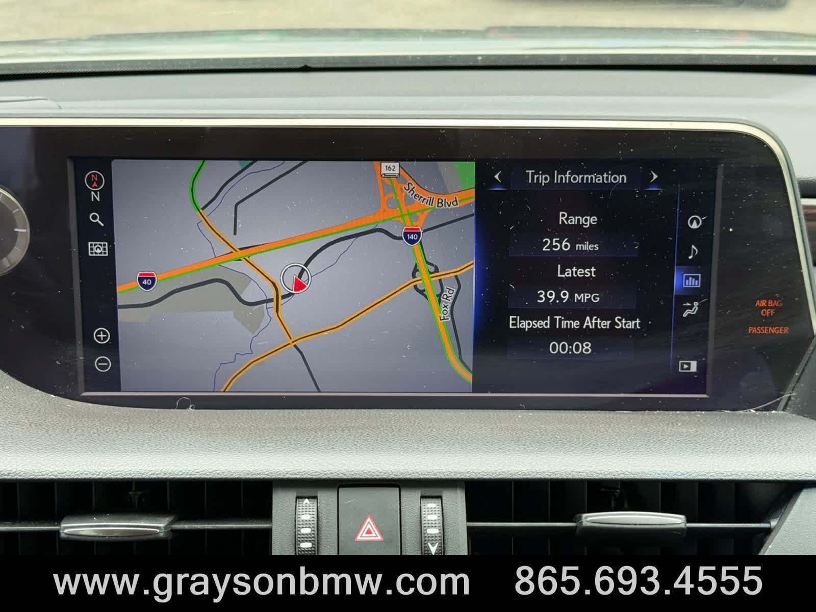 Used 2020 Lexus ES 300h Ultra Luxury w/ Accessory Package 2 FWD image 29