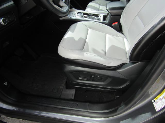 Used 2021 Ford Explorer XLT w/ Equipment Group 202A AWD/4WD image 20
