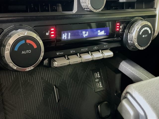 Used 2025 Toyota Tacoma TRD Off-Road image 17