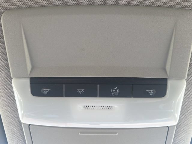 Used 2023 Nissan Rogue S AWD/4WD image 24