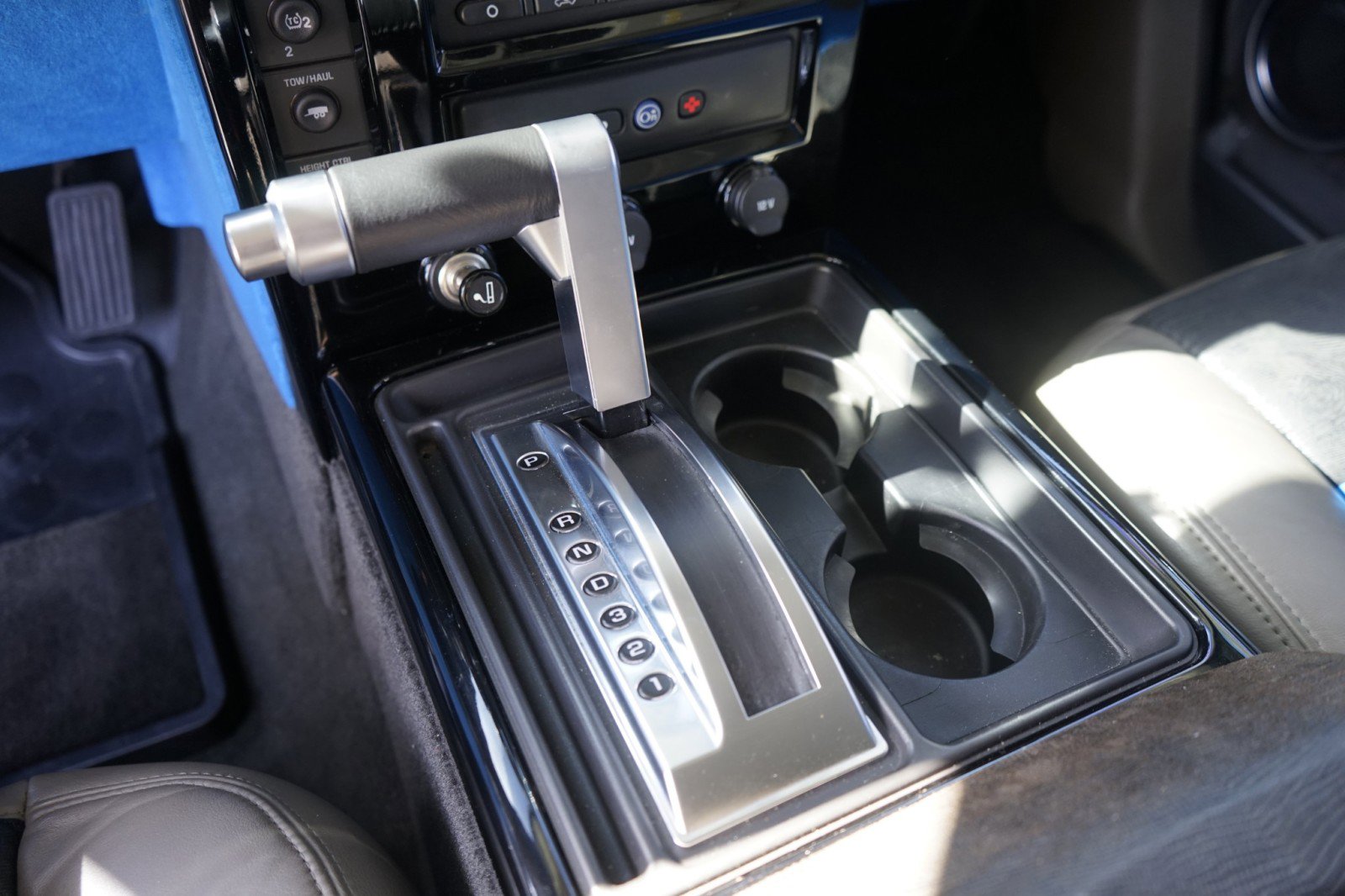 Used 2003 HUMMER H2 w/ Preferred Equipment Group image 23