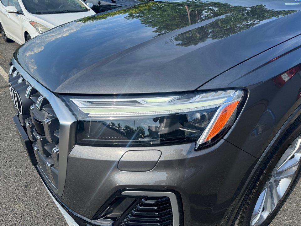 Certified 2025 Audi Q7 2.0T Premium w/ Convenience Package AWD/4WD image 26