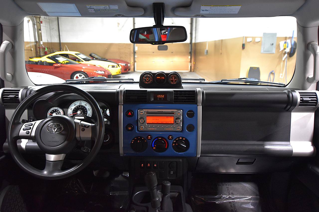 Used 2012 Toyota FJ Cruiser 4WD w/ Convenience Pkg image 29