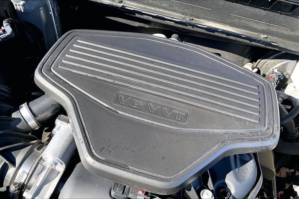 Used 2023 GMC Acadia SLT image 32