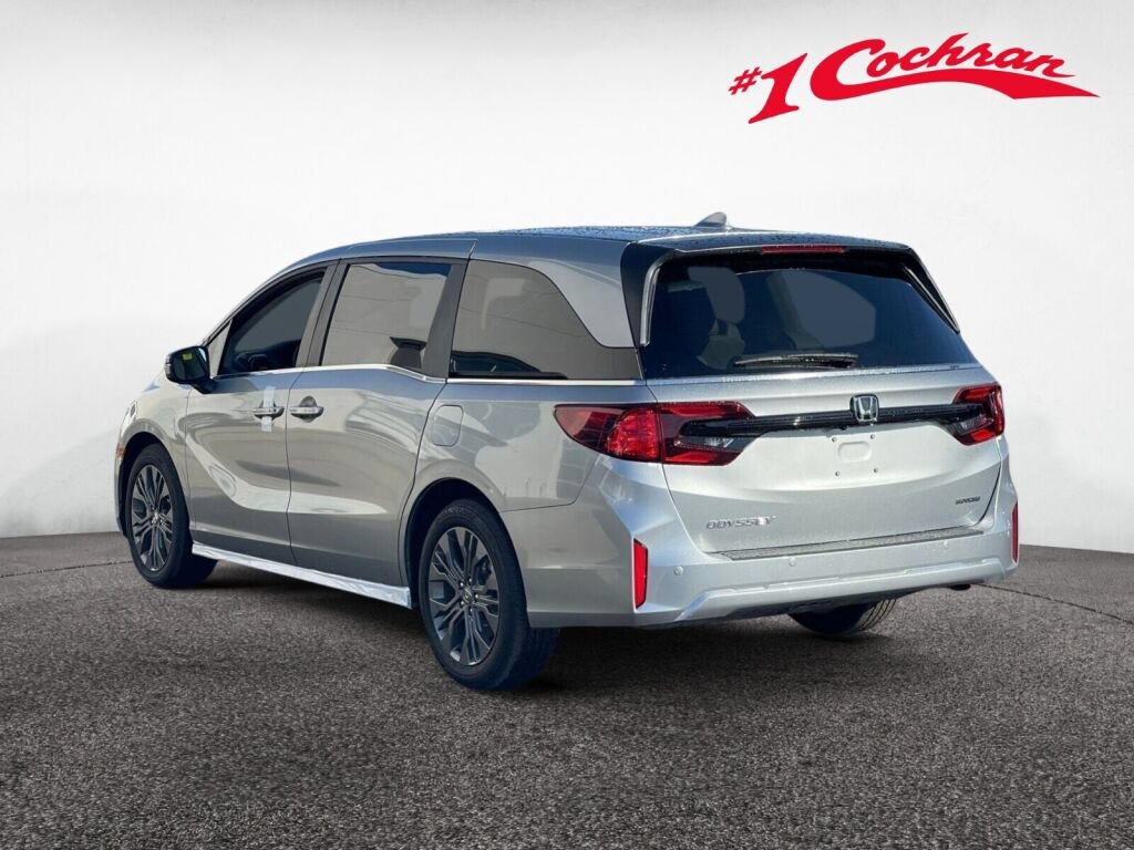 New 2026 Honda Odyssey Touring image 4