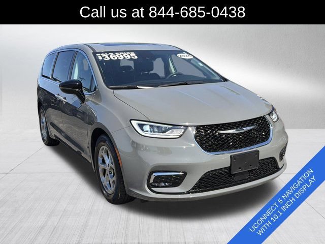 Certified 2024 Chrysler Pacifica Limited FWD image 3
