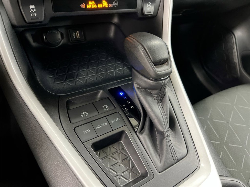 Used 2024 Toyota RAV4 XLE image 17