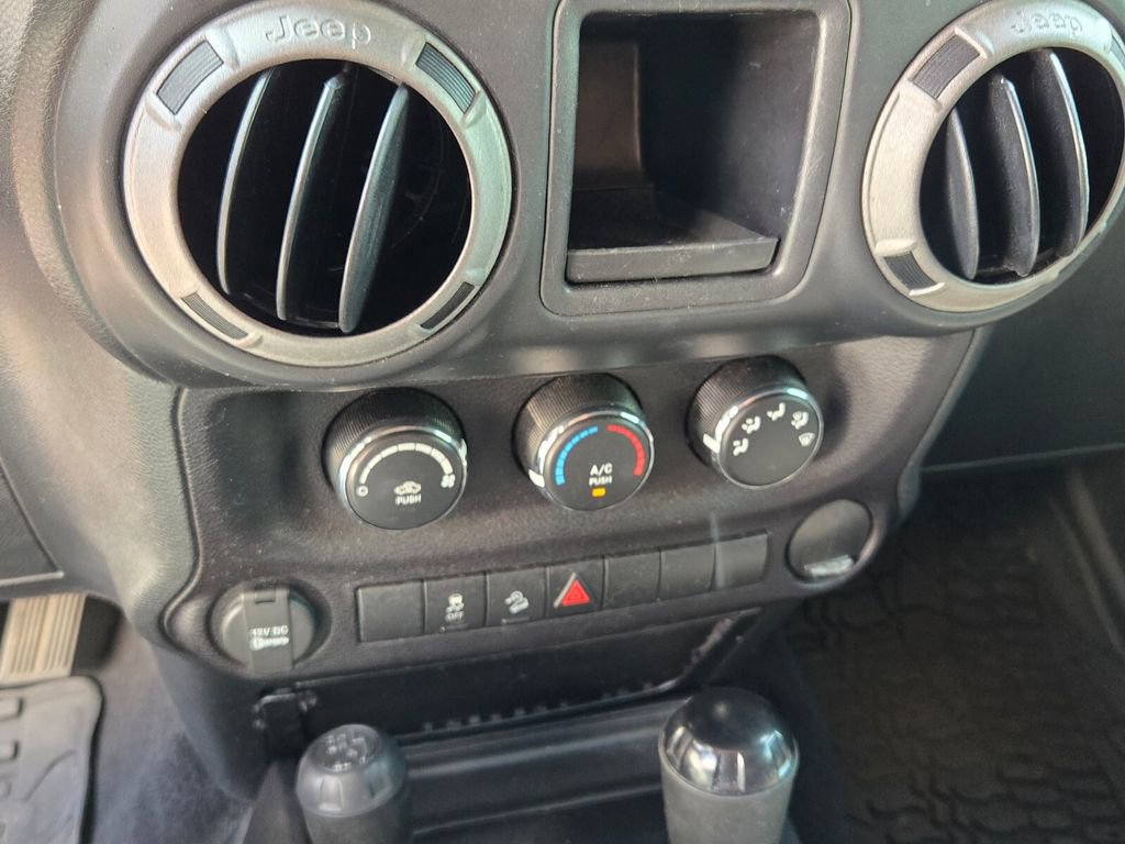 Used 2016 Jeep Wrangler Sport AWD/4WD image 17