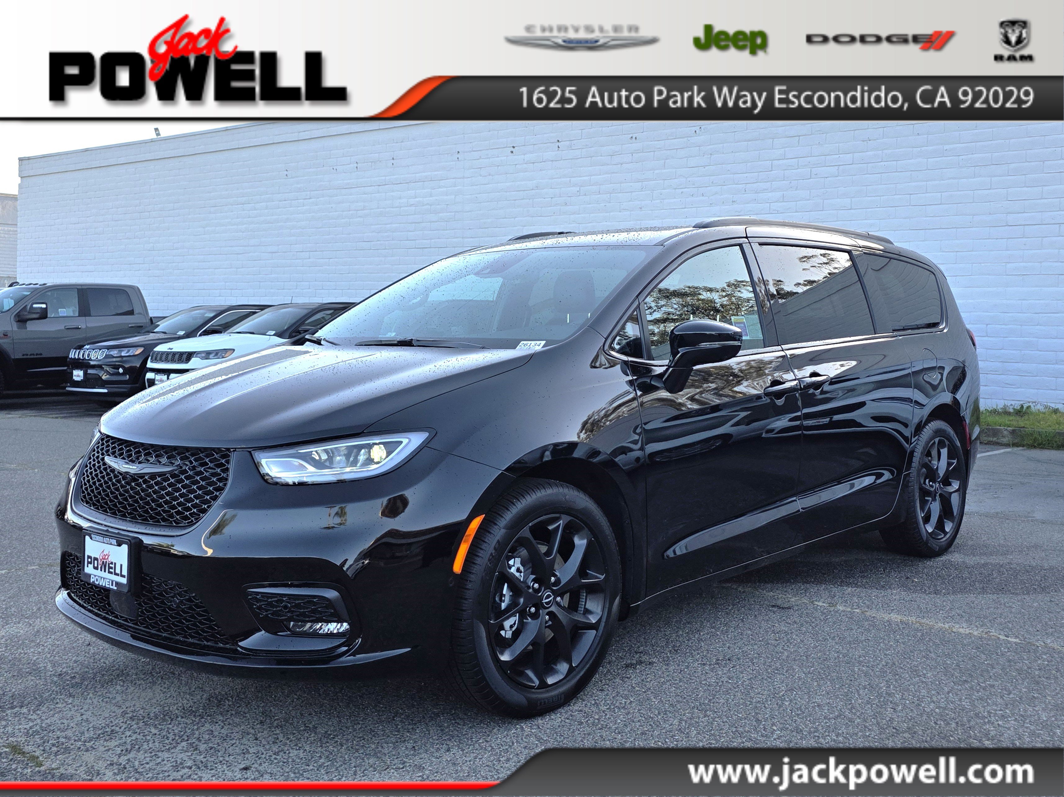 New 2026 Chrysler Pacifica Select w/ S Appearance Package image 1