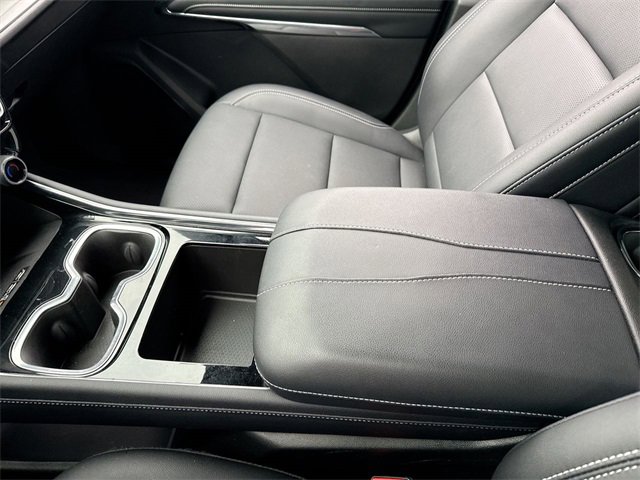 Used 2025 Chevrolet Traverse LT image 21