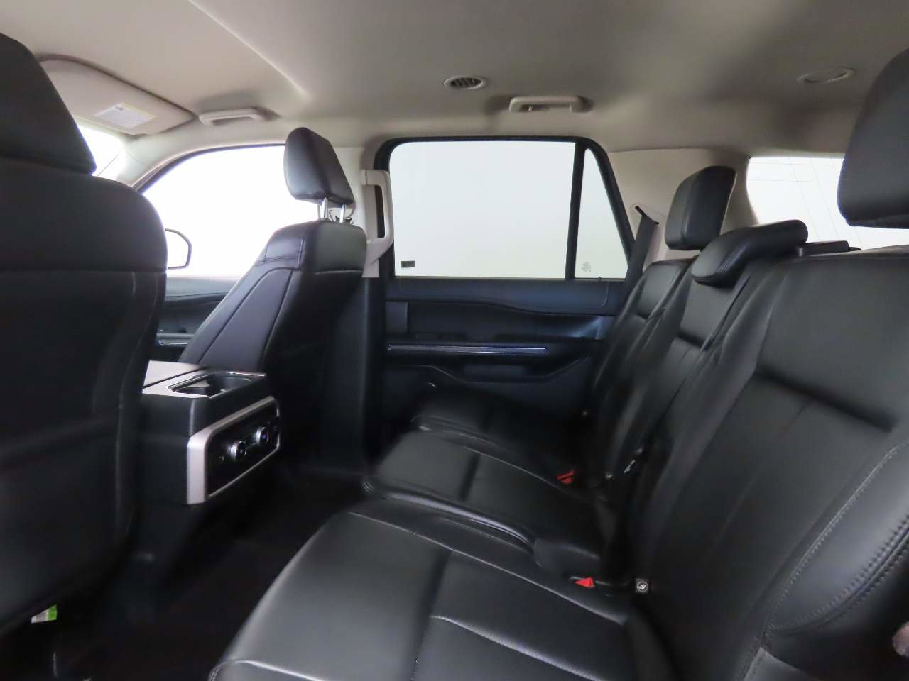 Used 2022 Ford Expedition XLT image 17