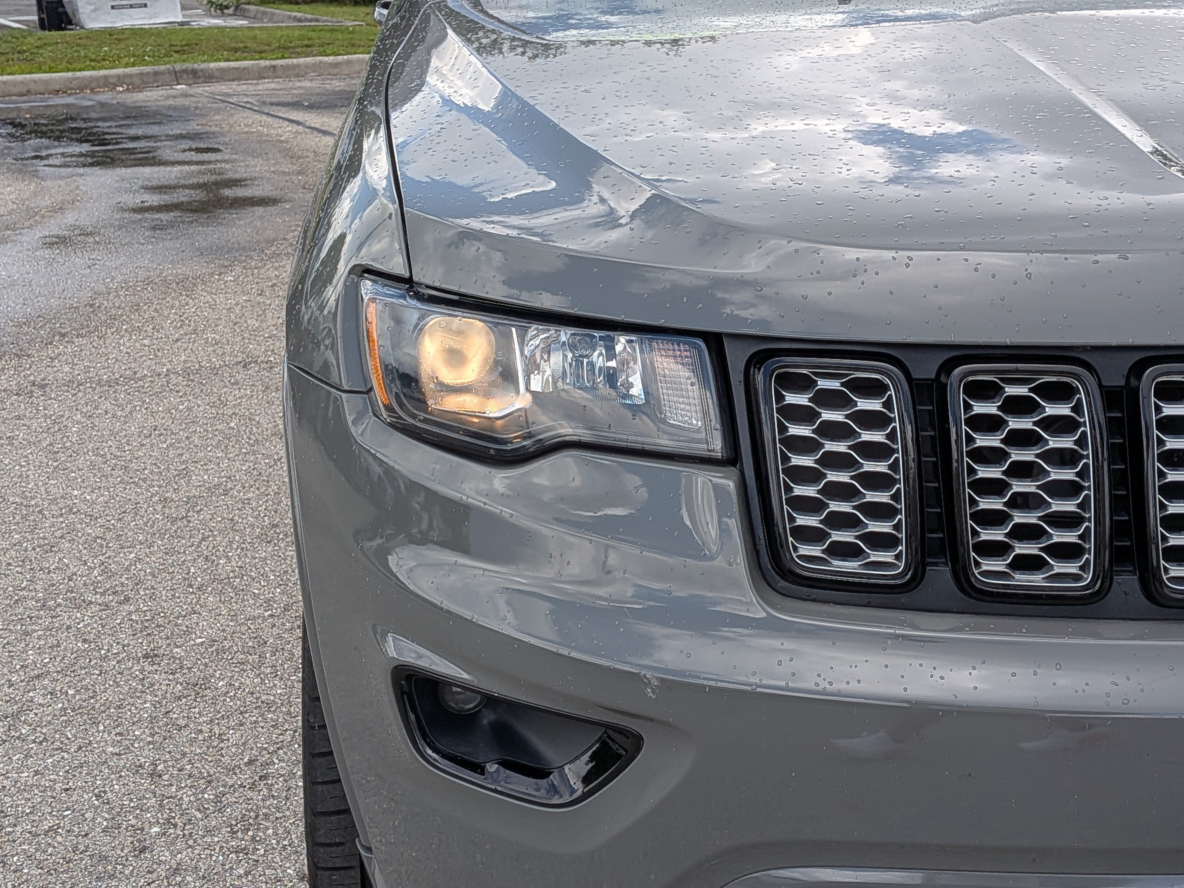 Used 2021 Jeep Grand Cherokee Laredo X AWD/4WD image 10