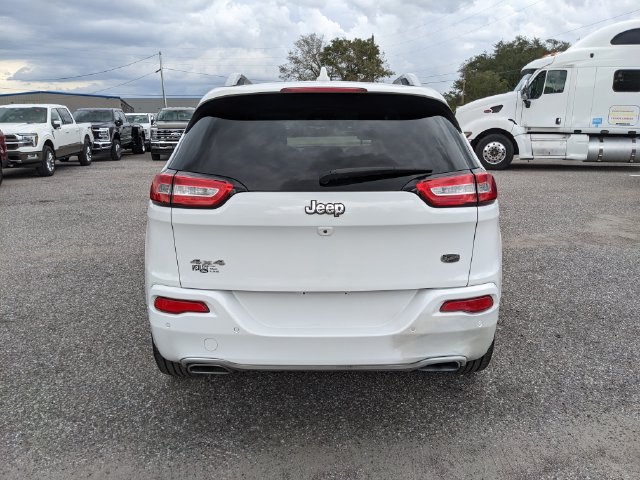 Used 2017 Jeep Cherokee Overland w/ Technology Group AWD/4WD image 5