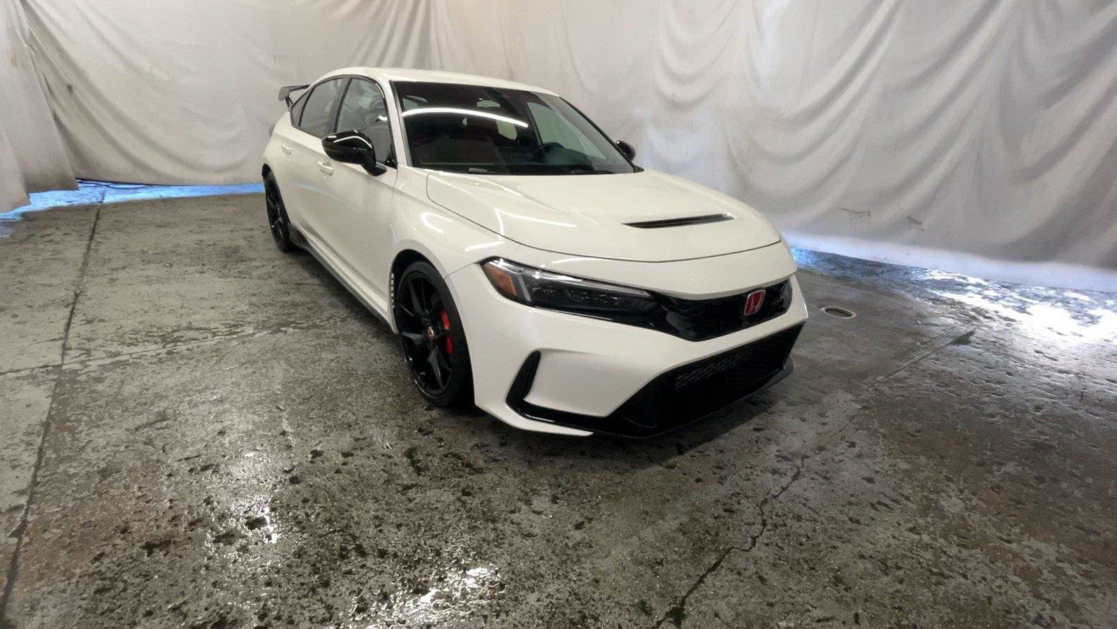 Used 2025 Honda Civic Type R image 1