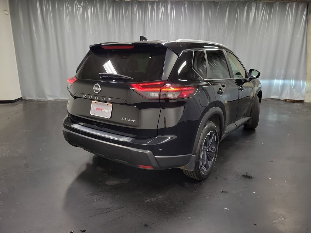 Used 2024 Nissan Rogue SV w/ SV Premium Package image 8