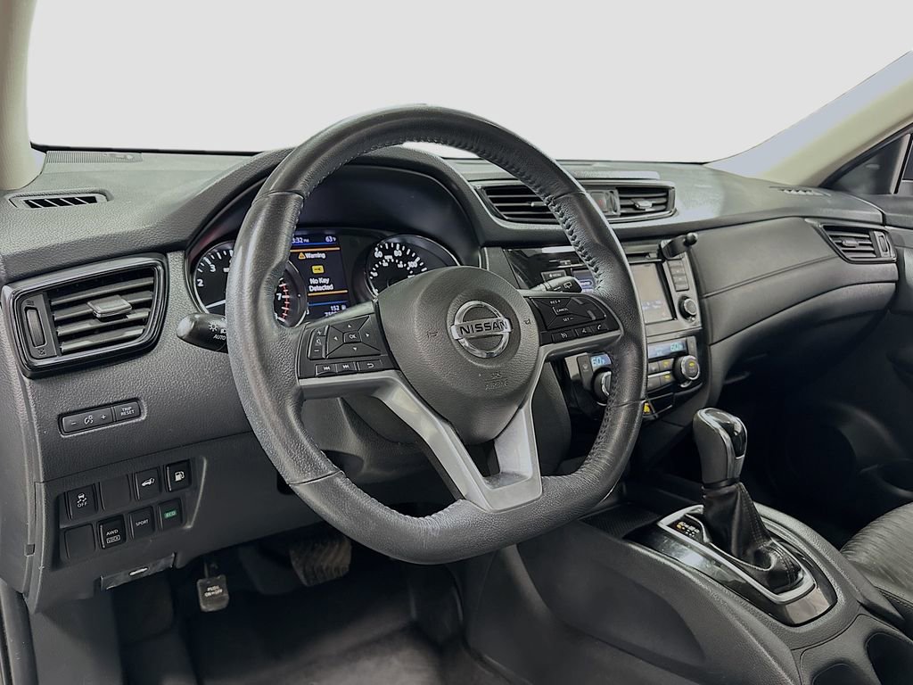Used 2018 Nissan Rogue SV image 10