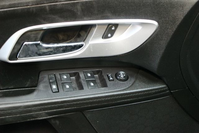 Used 2017 Chevrolet Equinox LS image 17