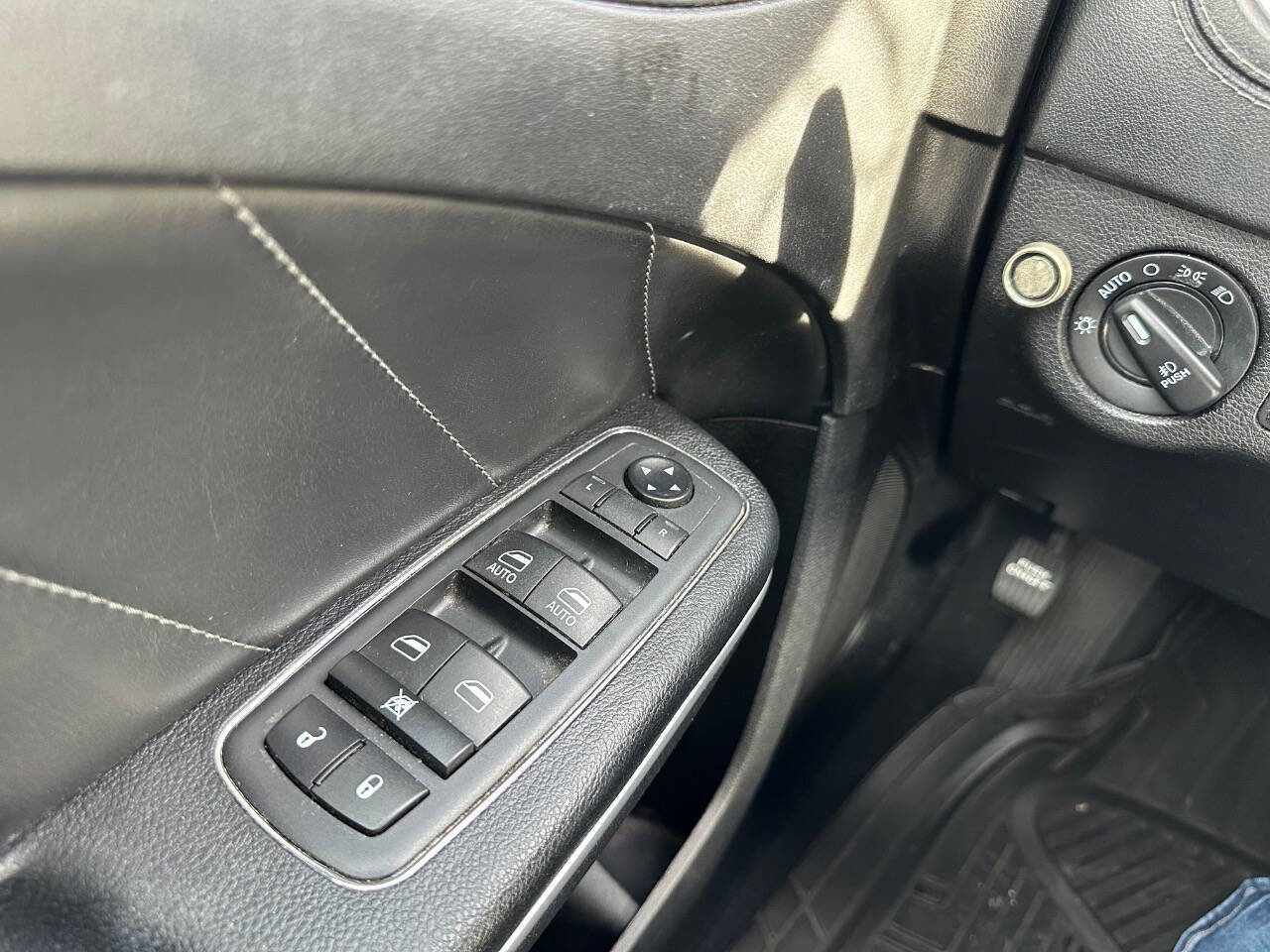 Used 2020 Dodge Charger SXT w/ Plus Group image 19