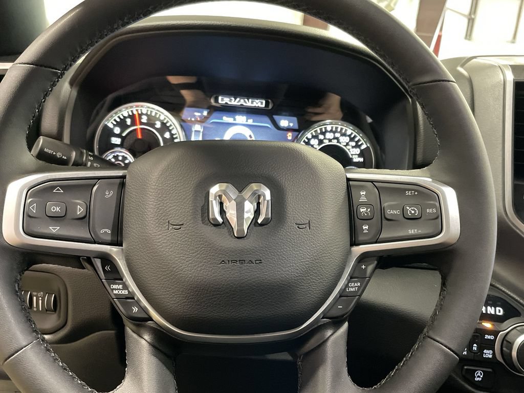 Used 2025 RAM 1500 Big Horn AWD/4WD image 17