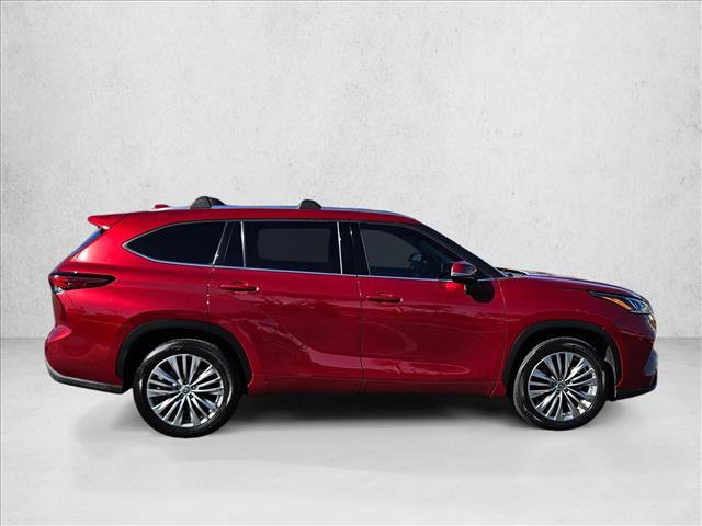 Used 2020 Toyota Highlander Platinum image 4