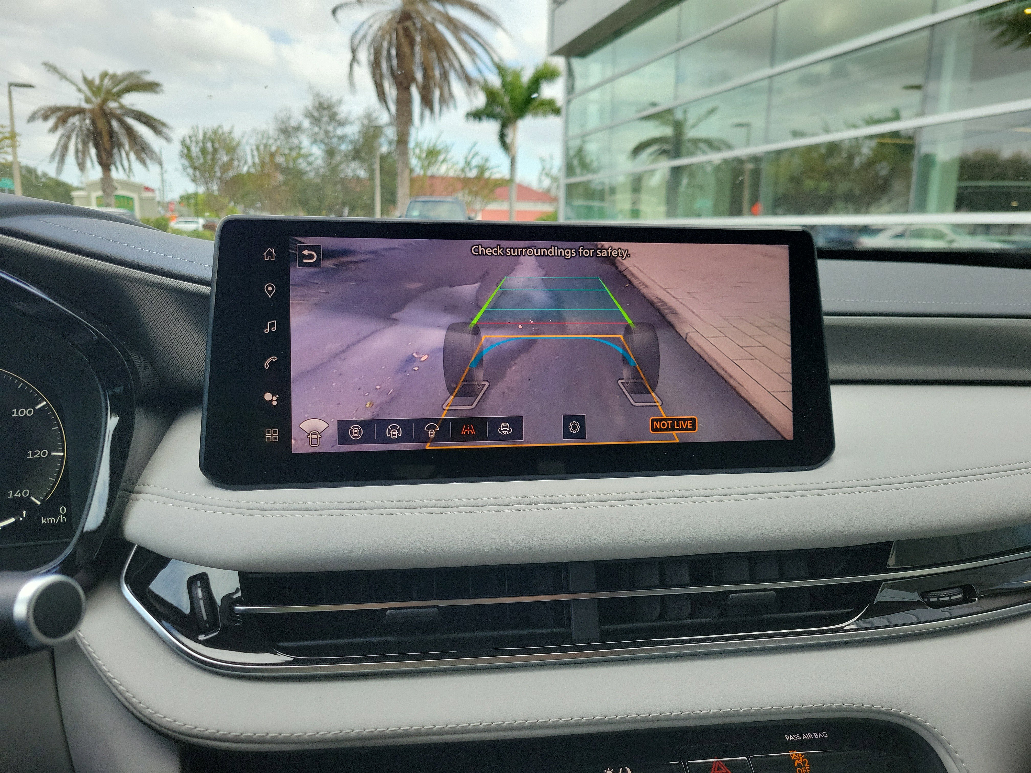 New 2026 INFINITI QX60 Luxe w/ Family Package image 22