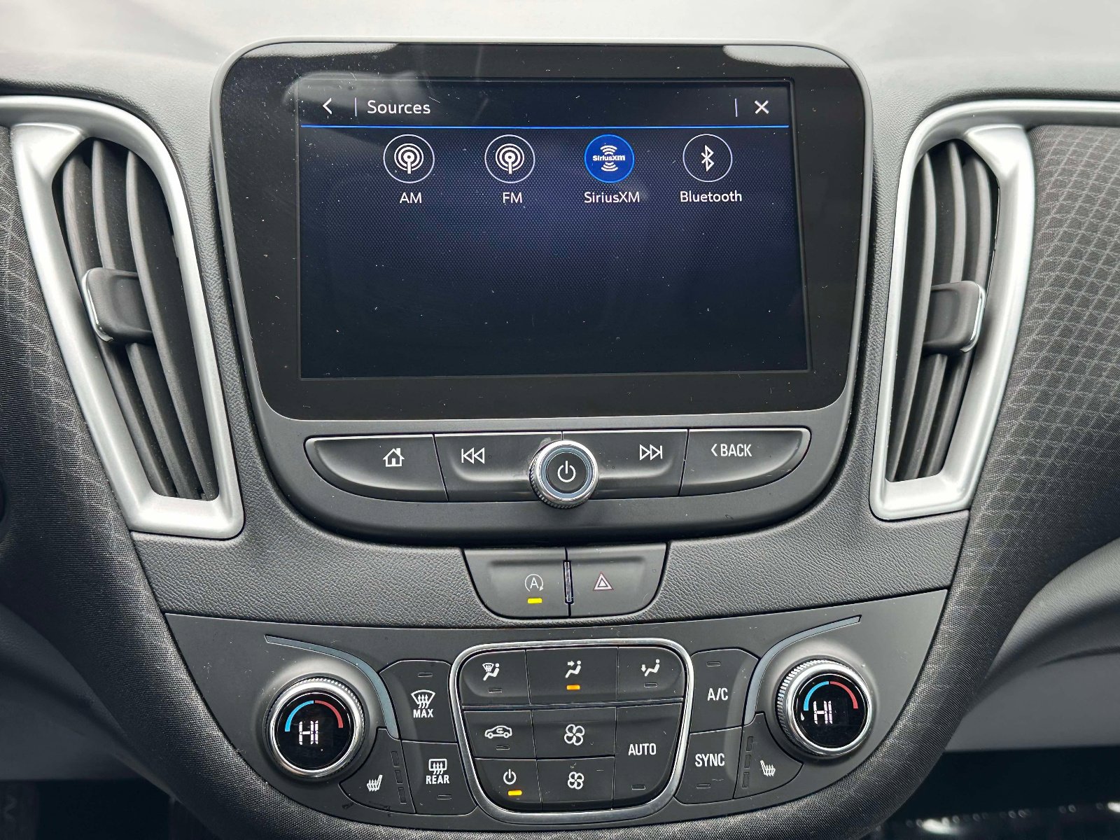 Used 2024 Chevrolet Malibu LT image 9