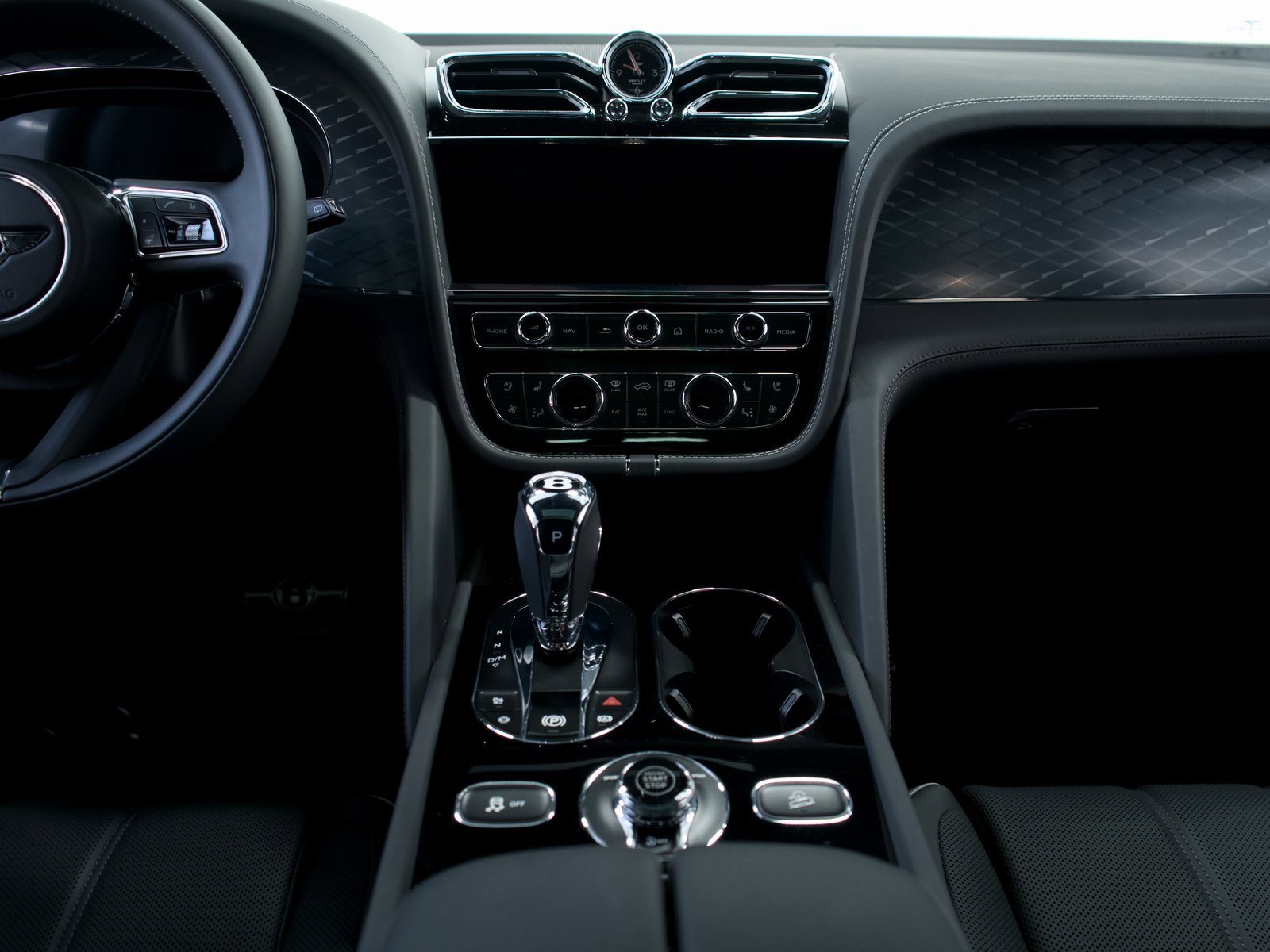 Used 2025 Bentley Bentayga image 32