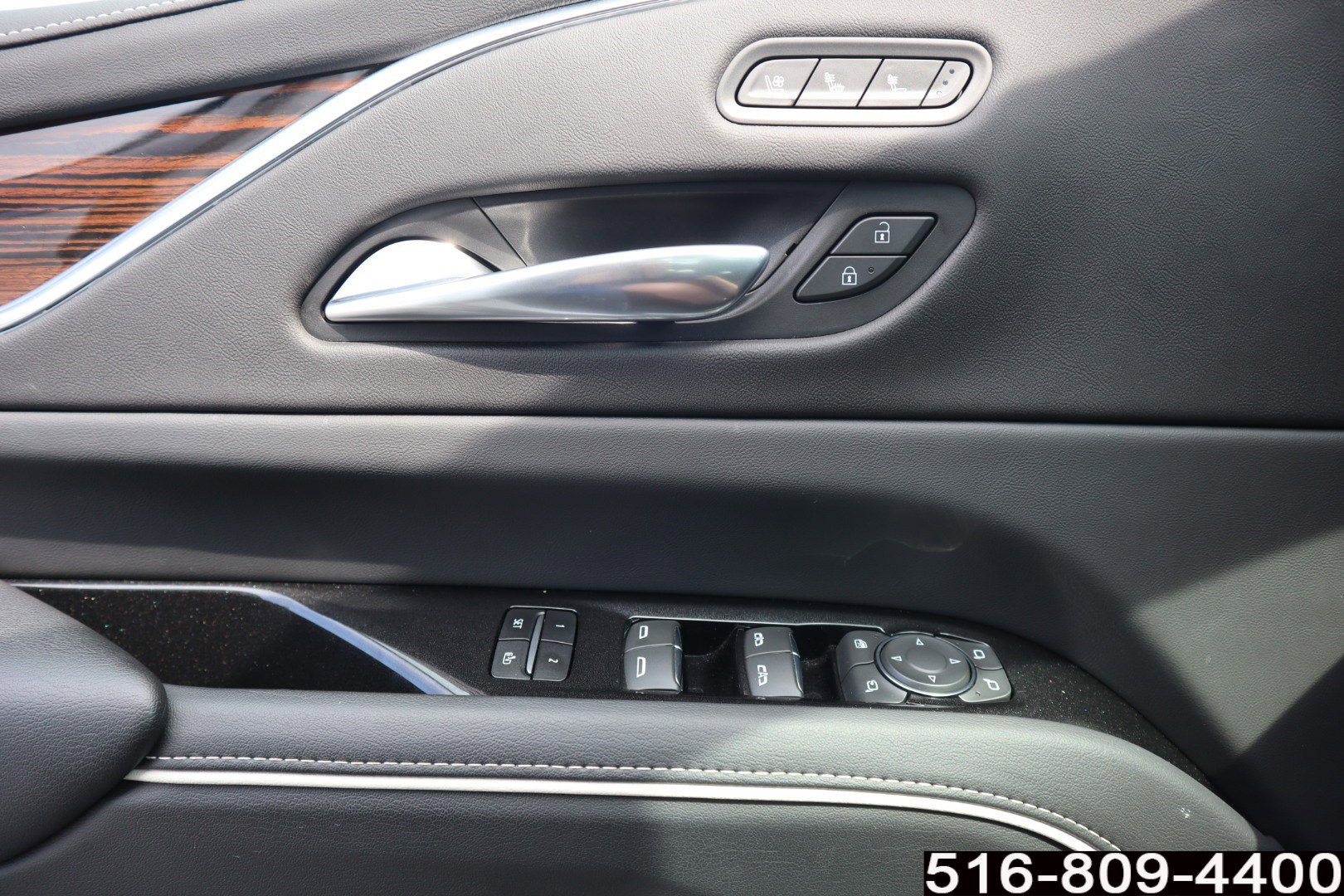 Used 2023 Cadillac Escalade Premium Luxury image 19