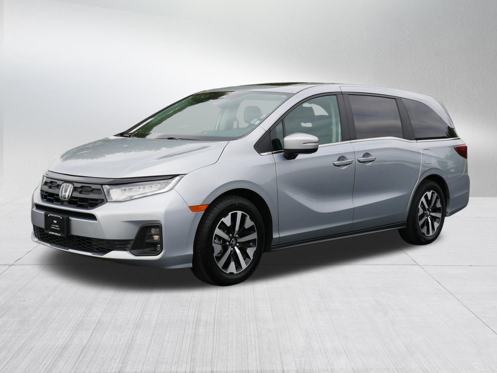 Used 2025 Honda Odyssey EX-L image 3