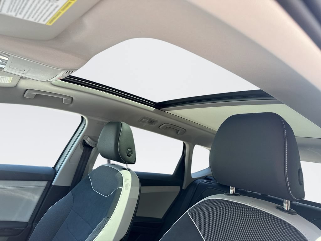 New 2026 Volkswagen Taos SE AWD/4WD image 16
