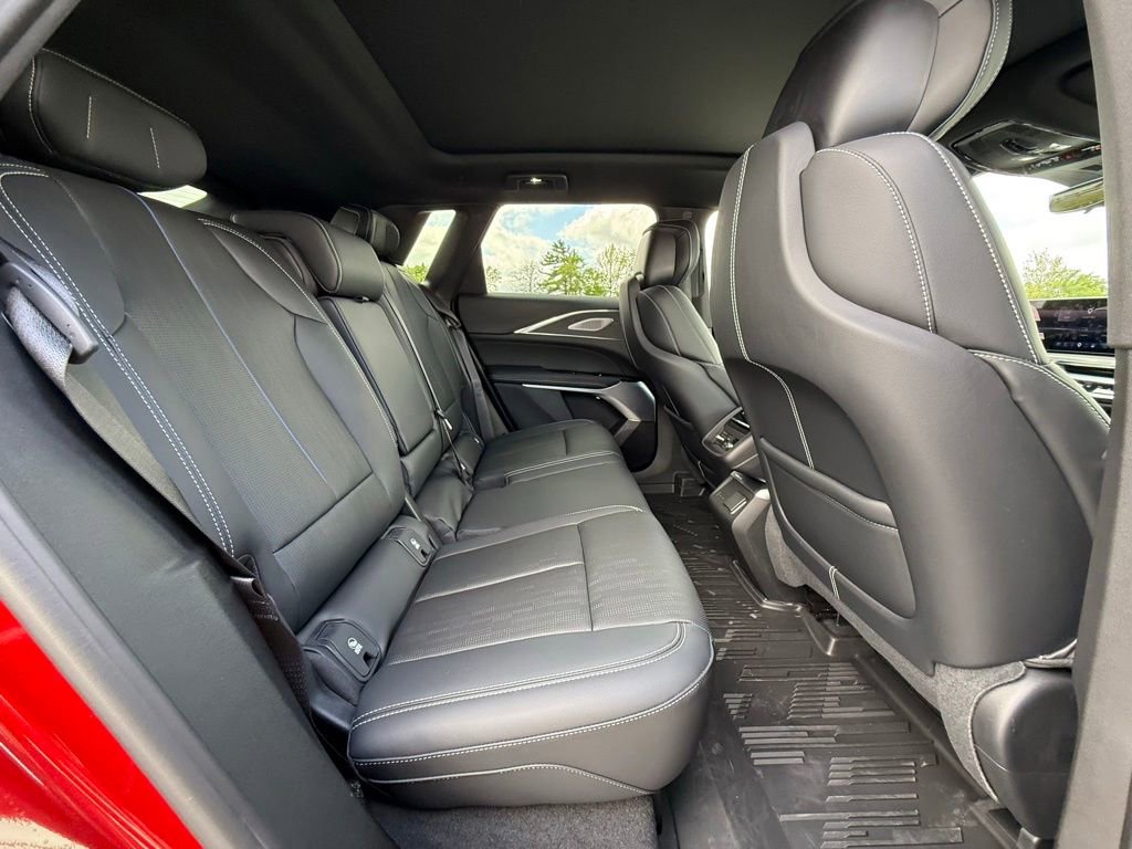 Used 2024 Cadillac Lyriq Luxury w/ LPO, Floor Liner Package AWD/4WD image 35