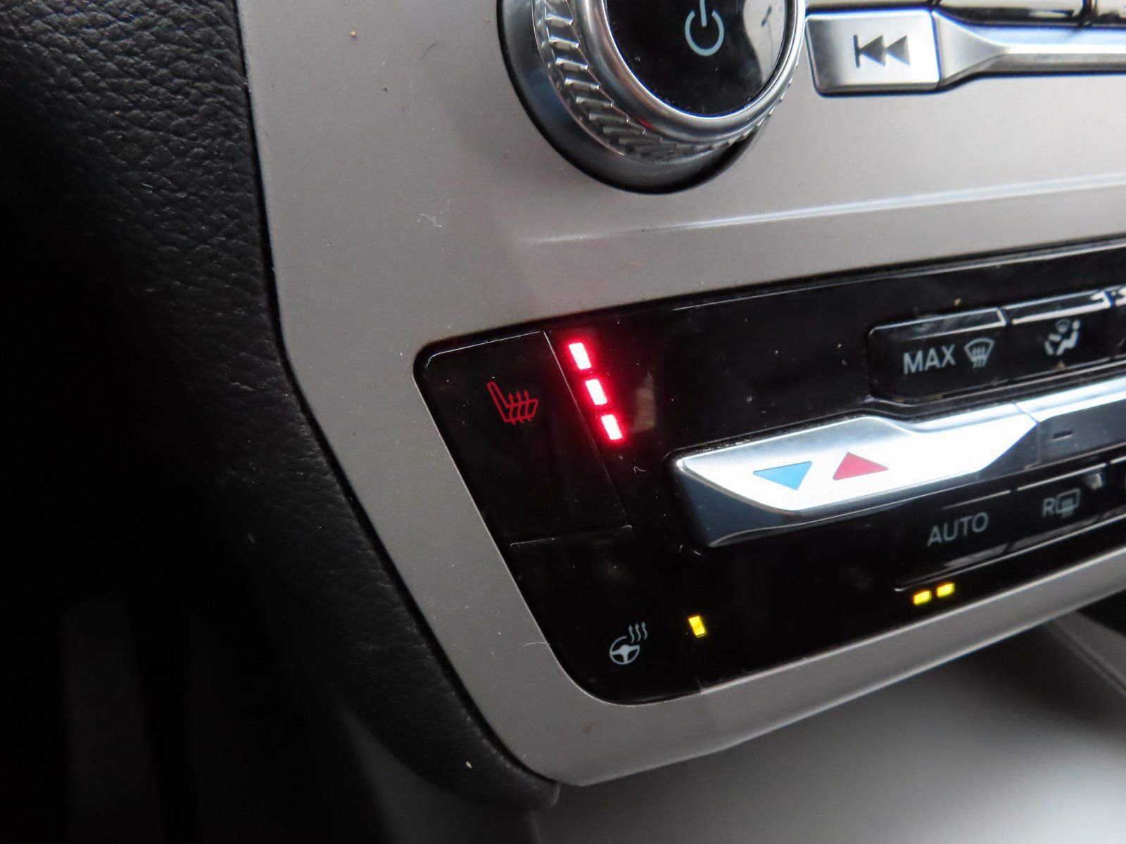 Used 2023 Ford Explorer XLT w/ Equipment Group 202A image 26