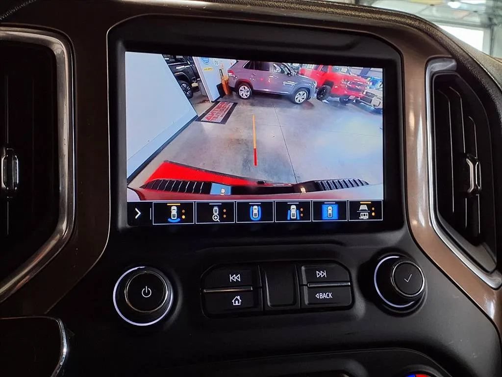 Used 2023 Chevrolet Silverado 2500 High Country w/ Technology Package AWD/4WD image 19