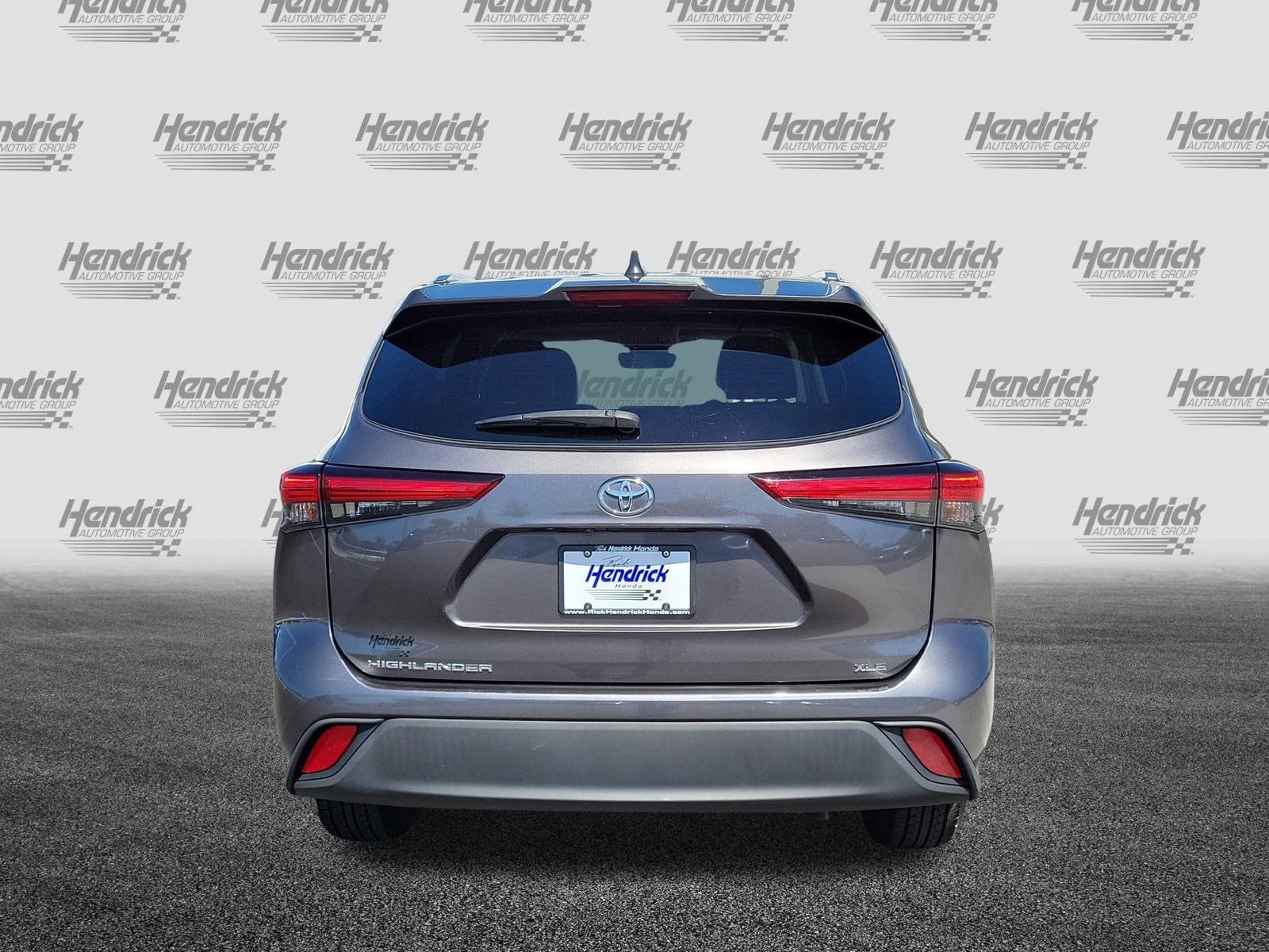 Used 2021 Toyota Highlander XLE image 6