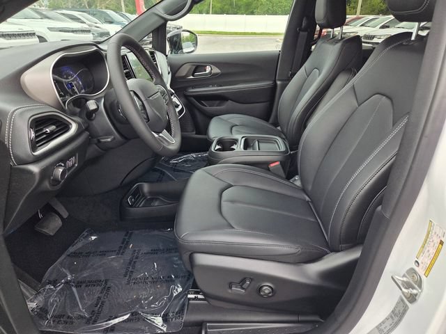 New 2027 Chrysler Pacifica Select w/ Family Tech Group FWD image 3