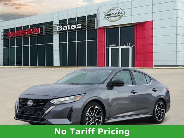 Used 2025 Nissan Sentra SR FWD image 2