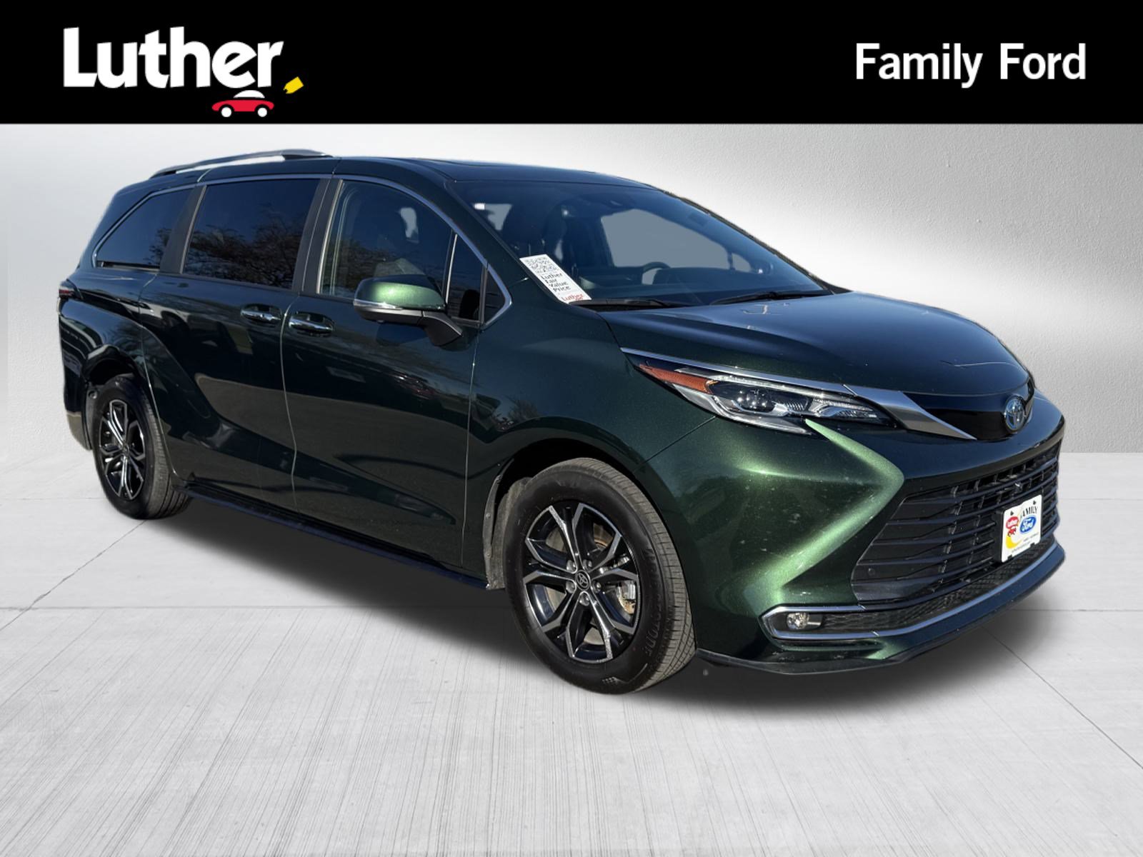 Used 2025 Toyota Sienna Platinum