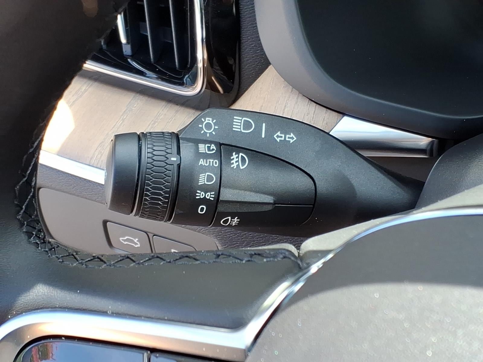 New 2026 Volvo XC60 T8 Plus w/ Protection Package Premier AWD/4WD image 12