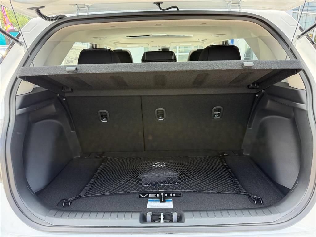 New 2026 Hyundai Venue SEL FWD image 23