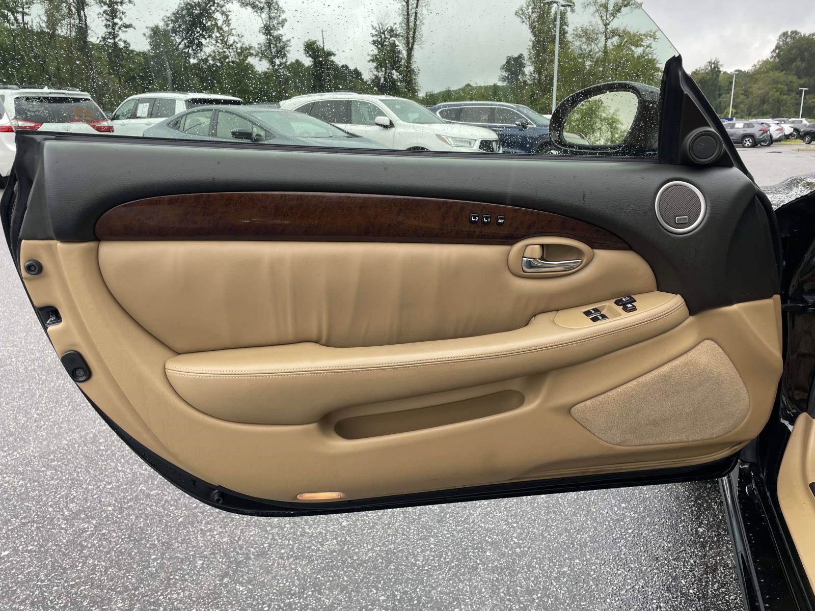 Used 2007 Lexus SC 430 Convertible w/ Preferred Accessory Pkg RWD image 2