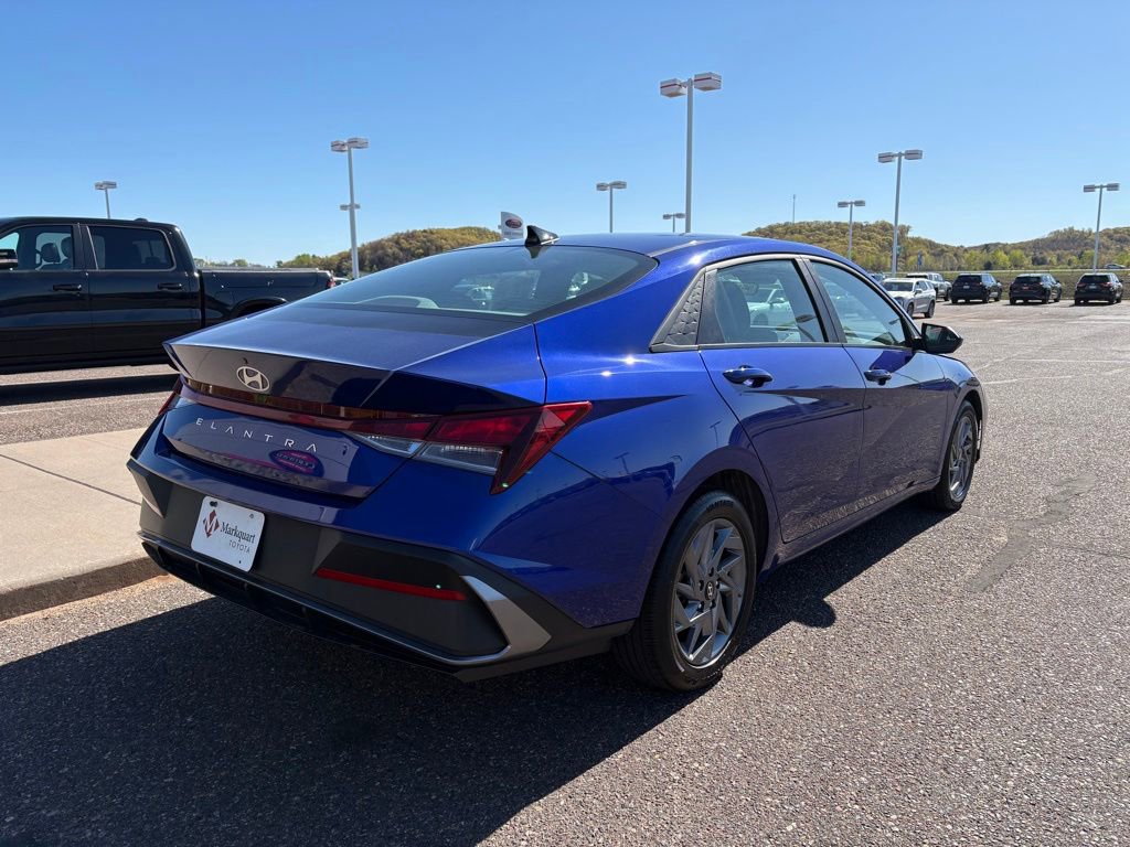 Used 2024 Hyundai Elantra SEL FWD image 6